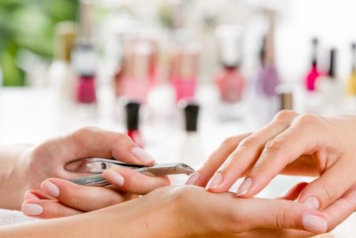 Пошаговая инструкция: как использовать фольгу для ногтей с гель-лаком 05