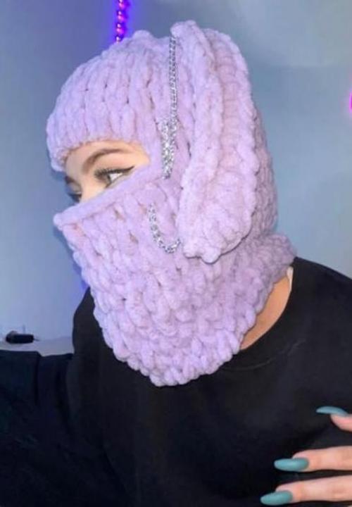 Балаклава из плюшевой пряжи. Балаклава: как связать спицами — самый простой вариант