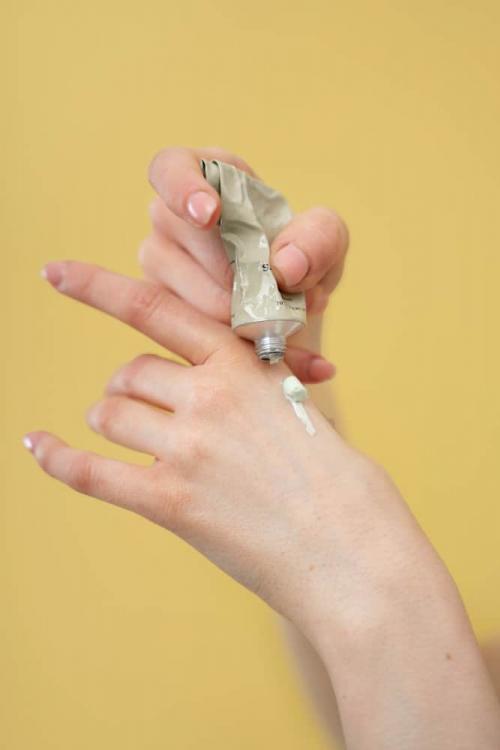 Сухость и трещины кожи под ногтем: полное руководство по лечению и профилактике 08 Сухость и трещины кожи под ногтем: полное руководство по лечению и профилактике 08