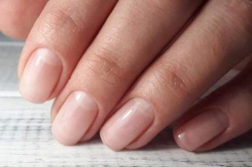 Прозрачный шеллак на ногтях. Прозрачный нейл-арт: за и против