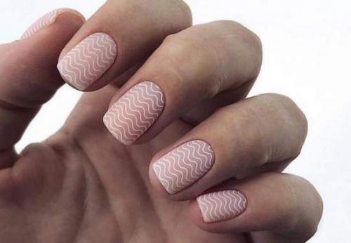 Прозрачный шеллак на ногтях. Прозрачный нейл-арт: за и против