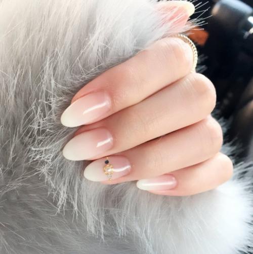 Бесцветный маникюр гель-лаком. Прозрачный маникюр — нежный, ненавязчивый и оригинальный маникюр на фото новинках!