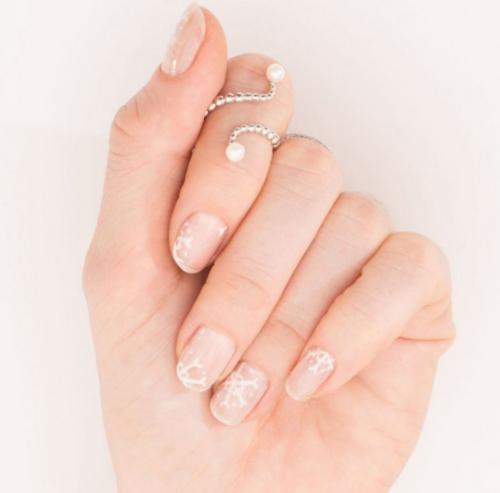 Бесцветный маникюр гель-лаком. Прозрачный маникюр — нежный, ненавязчивый и оригинальный маникюр на фото новинках!