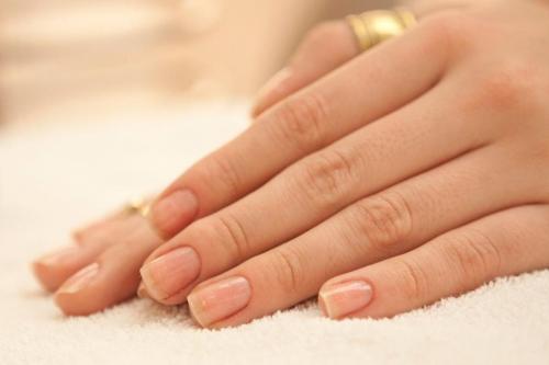 Как определить, что кутикула начала сохнуть. Почему сохнет кутикула: причины появления, как определить и исправить проблему (полезные советы)