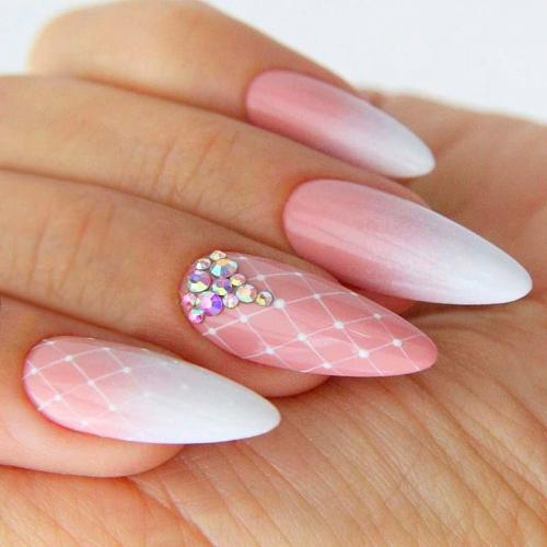 Французский маникюр 2022:  модные тенденции, двойной френч, варианты комбинирования + 270 фото идей