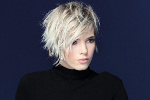 Стрижки для вьющихся волос без укладки. Женские стрижки, не требующие укладки: виды, названия и фото