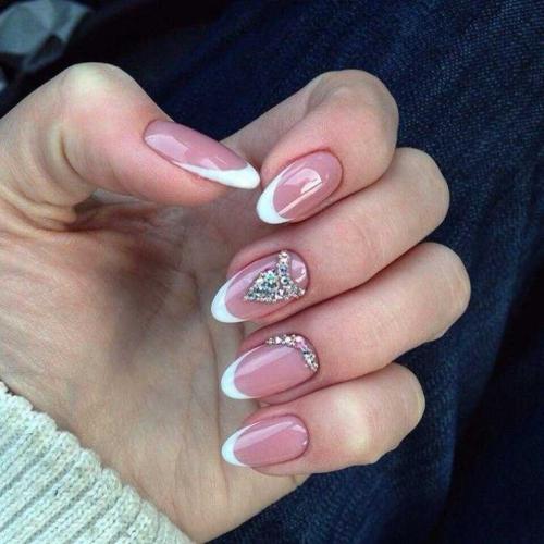 Белый френч 2019 новинки. Новинки френч маникюра — 170 фото лучших идей. Самые популярные виды маникюра, необычный и оригинальный дизайн, отзывы, рекомендации мастера