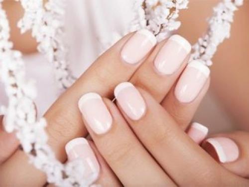 Белый френч 2019 новинки. Новинки френч маникюра — 170 фото лучших идей. Самые популярные виды маникюра, необычный и оригинальный дизайн, отзывы, рекомендации мастера 28