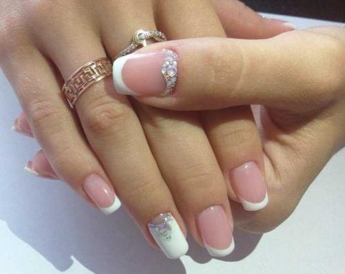 Белый френч 2019 новинки. Новинки френч маникюра — 170 фото лучших идей. Самые популярные виды маникюра, необычный и оригинальный дизайн, отзывы, рекомендации мастера