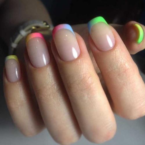 Белый френч 2019 новинки. Новинки френч маникюра — 170 фото лучших идей. Самые популярные виды маникюра, необычный и оригинальный дизайн, отзывы, рекомендации мастера