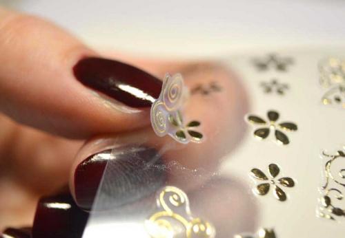 Как клеить наклейки на ногти на клеевой основе. Как сделать маникюр с наклейками