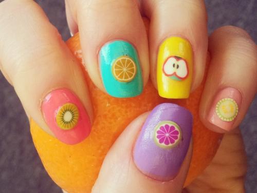 Как клеить наклейки на ногти на клеевой основе. Как сделать маникюр с наклейками