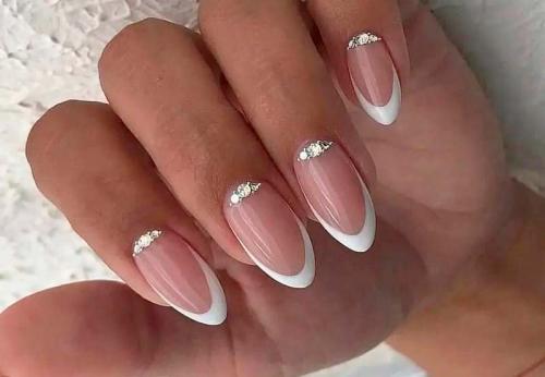 Гель-лак для френча. Французский маникюр 2022:  модные тенденции, двойной френч, варианты комбинирования + 270 фото идей