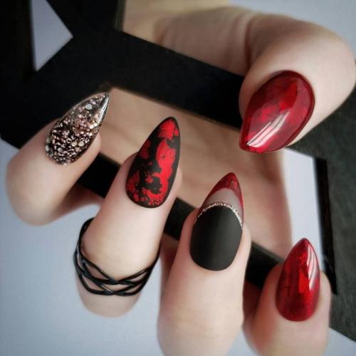 Как добавить глиттер или другие украшения в розово-черный новогодний маникюр. Идеи черного блестящего маникюра