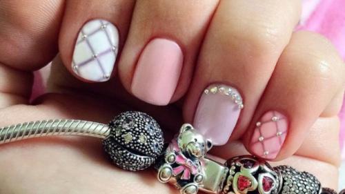 Как приклеить стразы на ногти, чтобы долго держались. Советы для маникюра в домашних условиях