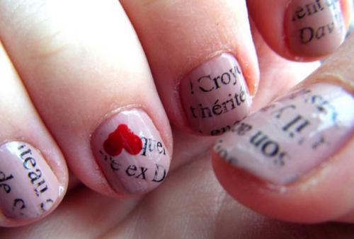 Маникюр розовый с черными сердечками. Цвет лака для рисунка и основы