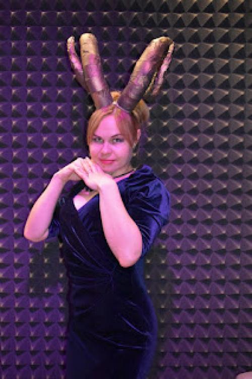 Как сделать рога демона из фольги. Как сделать рога своими руками из фольги