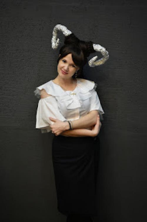 Как сделать рога демона из фольги. Как сделать рога своими руками из фольги