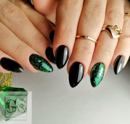 Черно-розовый маникюр миндаль: модные идеи для стильных ногтей 11