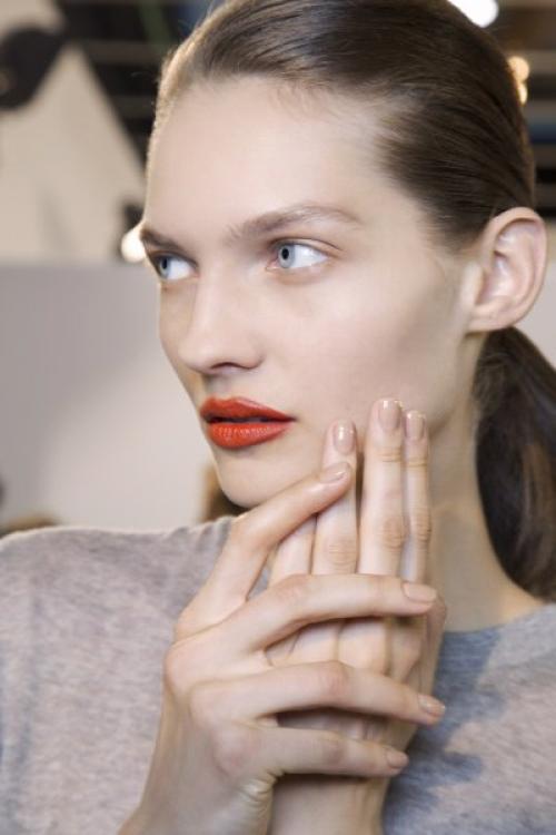 Маникюр в бежевых тонах 2023