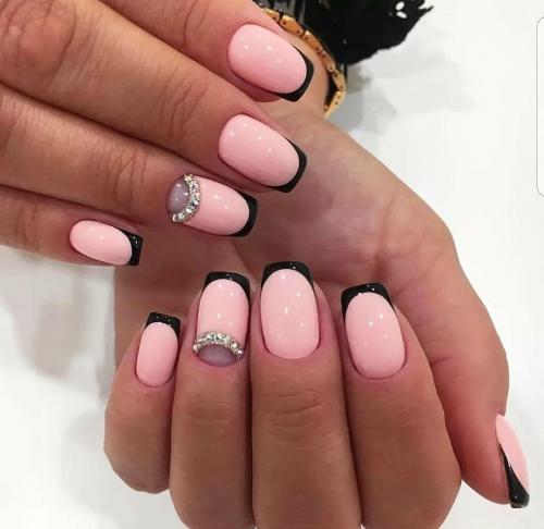 Почему Черный Френч на Розовой базе стал таким популярным в последнее время. Идеи розового френча