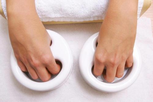 Покрытие гель-лаком для начинающих. Гель лак в домашних условиях: пошаговое руководство для начинающих