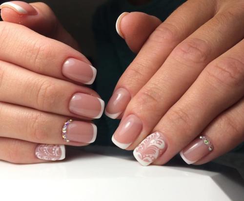 Стильный маникюр под розовое свадебное платье: идеальные решения для невесты 17 Стильный маникюр под розовое свадебное платье: идеальные решения для невесты 17