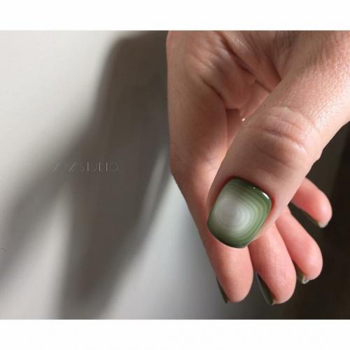 Какие цвета маникюра лучше всего сочетаются с ярко розовым платьем. Пучок зелени: как сделать маникюр под зеленое платье?