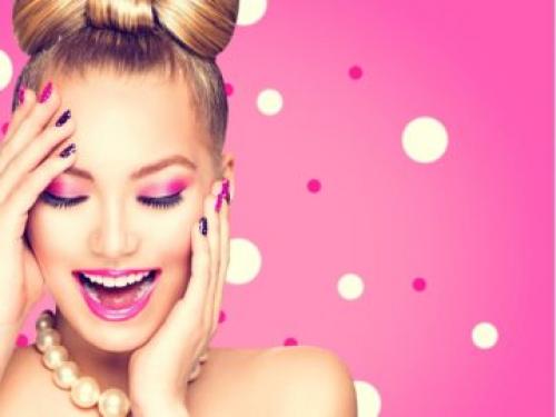 Можно ли использовать темные цвета маникюра с ярко розовым платьем. Маникюр под розовое платье