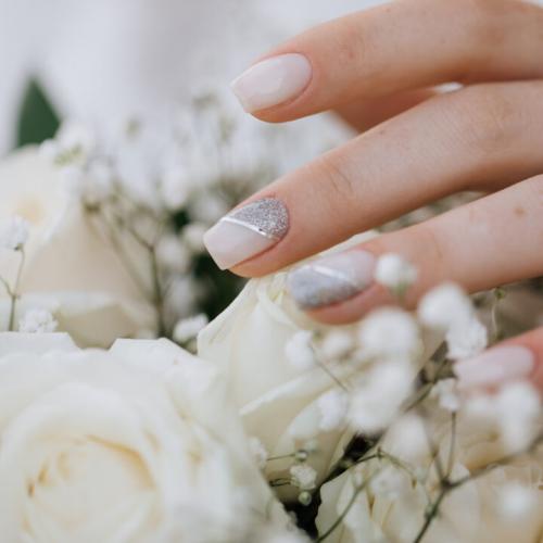 Маникюр под розовое платье на свадьбу. Свадебный маникюр 2024: идеальные ногти для невесты на свадьбу