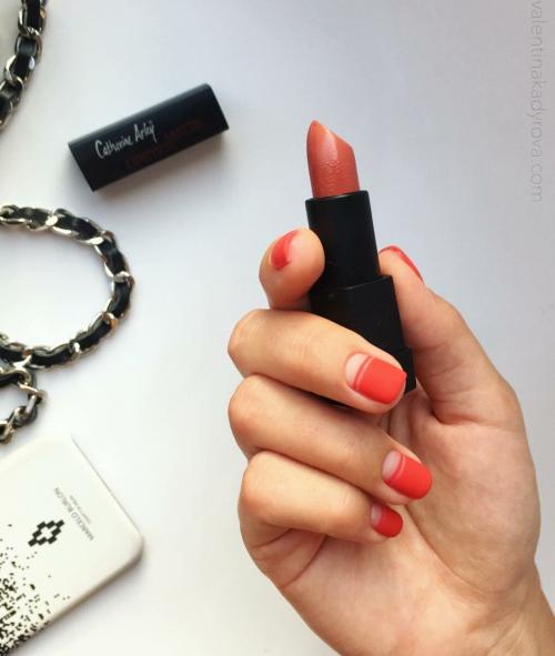 Какие оттенки лака лучше всего сочетаются с розовым платьем. Сочетание цветов и оттенков в маникюре к зеленому платью