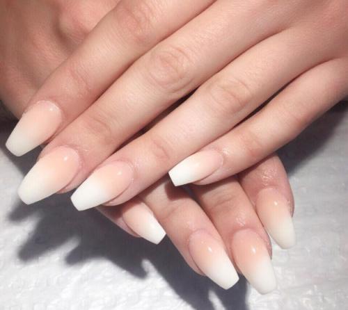 Какие формы ногтей лучше всего дополняют розовое платье. Французский