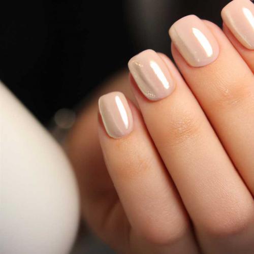 Маникюр под шампанское: как выбрать идеальный дизайн для вашего наряда 08 Маникюр под шампанское: как выбрать идеальный дизайн для вашего наряда 08