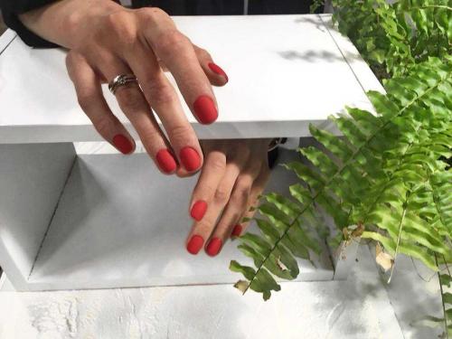 Вреден ли гель-лак для ногтей. Гель лак – польза или вред?