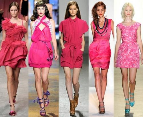 Можно ли носить розовое платье с черной обувью. Какие туфли подойдут к розовому платью?