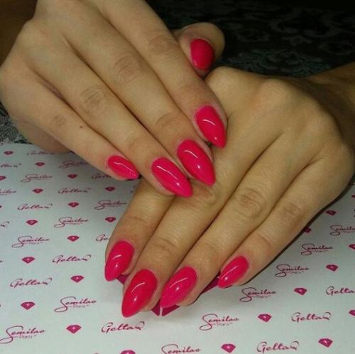 Какие цвета можно сочетать с малиновым в маникюре. Варианты малинового маникюра