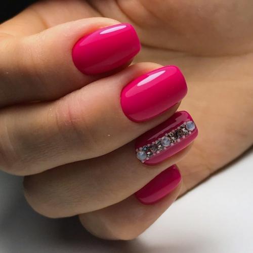 Маникюр под малиновое платье: идеи и советы 02 Маникюр под малиновое платье: идеи и советы 02