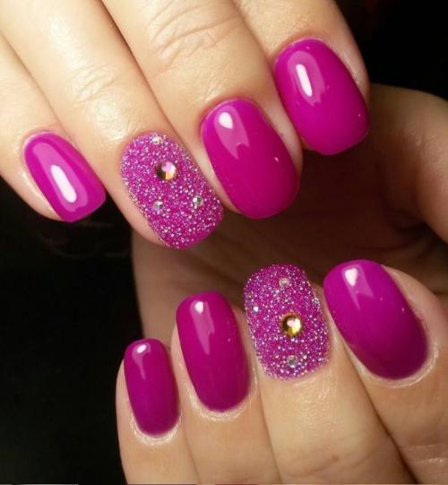 Маникюр под малиновое платье: идеи и советы 04 Маникюр под малиновое платье: идеи и советы 04