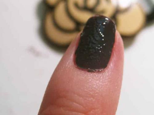 Почему гель-лак сворачивается при нанесении. Почему морщится гель лак при сушке?