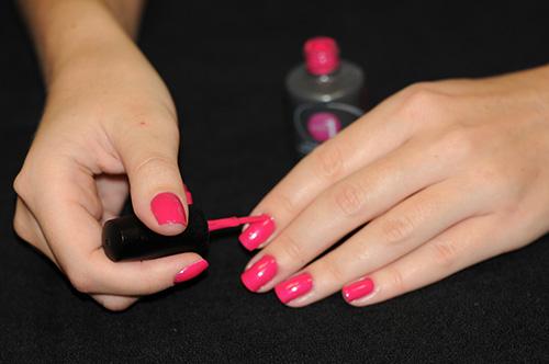 Последоваткльность нанесения гель-лака для начинающих. Этапы процедуры пошагово 06 Последоваткльность нанесения гель-лака для начинающих. Этапы процедуры пошагово 06