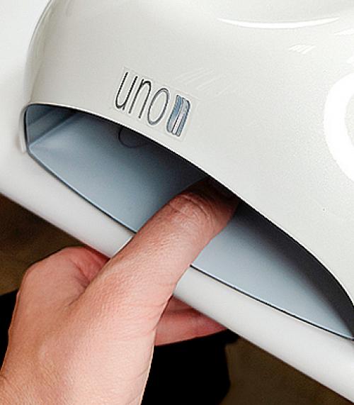 Почему не сохнет гель-лак. Почему гель-лак не сохнет в лампе: причины и способы избежать проблемы