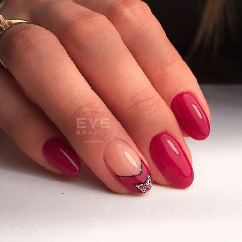 Какие текстуры маникюра (глянцевая, матовая) лучше всего сочетаются с фуксией. Бьюти-тренд: маникюр в цвете фуксия