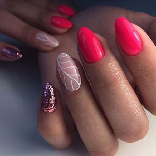 Какие акценты можно сделать в маникюре, чтобы он дополнил платье фуксии. Маникюр цвета фуксии: варианты сочетания оттенков