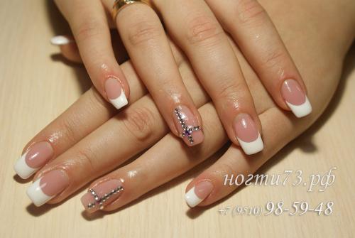 Маникюр на выпускной: идеи под розовое платье 03