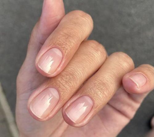 Почему иероглифы 'миндаль' стали популярными в японском маникюре. Японский маникюр — техника, после которой ногти будут здоровыми и сияющими. Вот, что нужно о ней знать