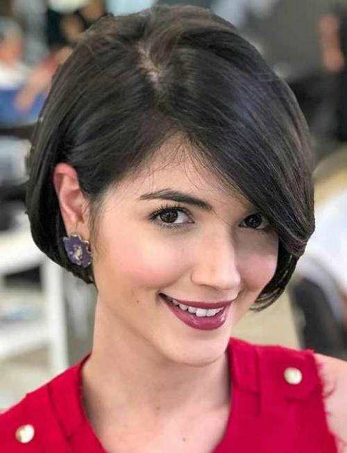 Практичная стрижка на средние волосы без укладки. Самые классные стрижки на средние волосы без укладки: фото