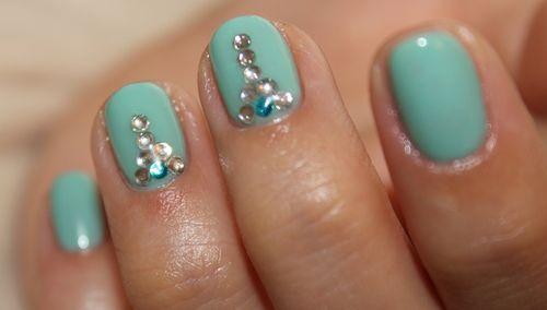 Клеим стразы на гель лак 2 самых популярных способа. Стразы —, что это за декор? 01