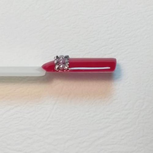 Как красиво выложить стразы на ногтях. Маникюр со стразами в домашних условиях