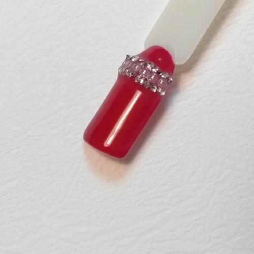 Как красиво выложить стразы на ногтях. Маникюр со стразами в домашних условиях