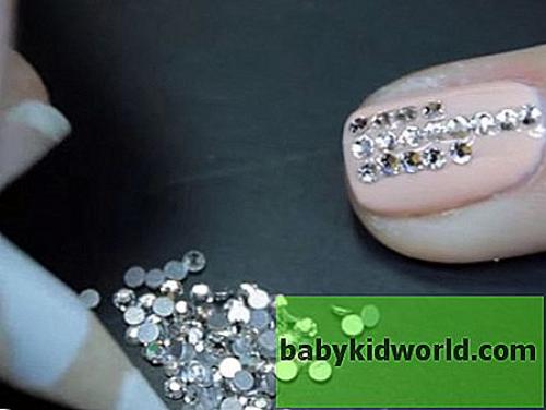 Стразы на шеллаке способы нанесения. Способы приклеивания страз на шеллак 10 Стразы на шеллаке способы нанесения. Способы приклеивания страз на шеллак 10